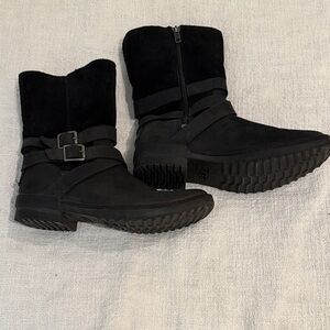 Women's UGG Black Suede Boots